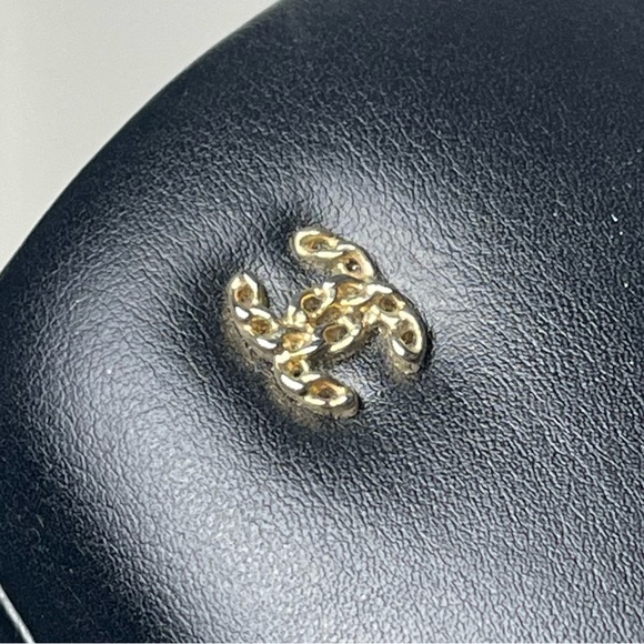 Preloved CHANEL Sunglasses Case CC Chain - Picture 8 of 8